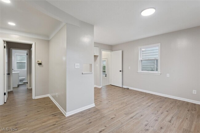 Building Photo - 14214 Reddington Ave