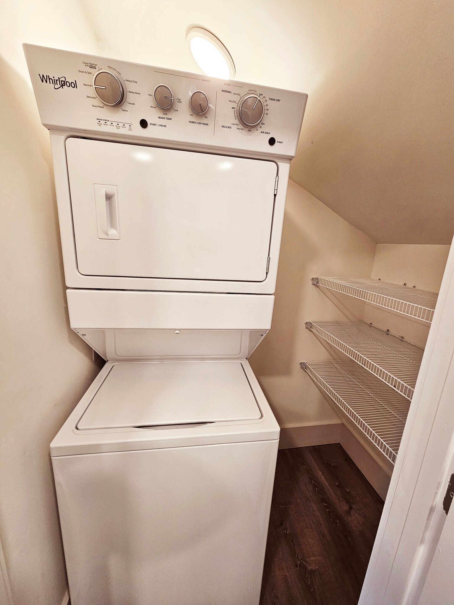 In-unit washer and dryer with large pantry area. - 1219 N 7th St