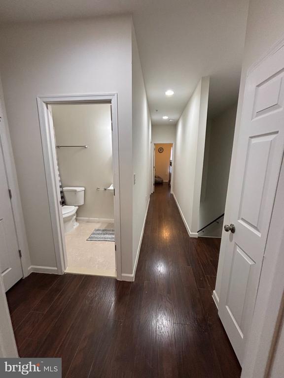 Building Photo - 6005 Eads St NE