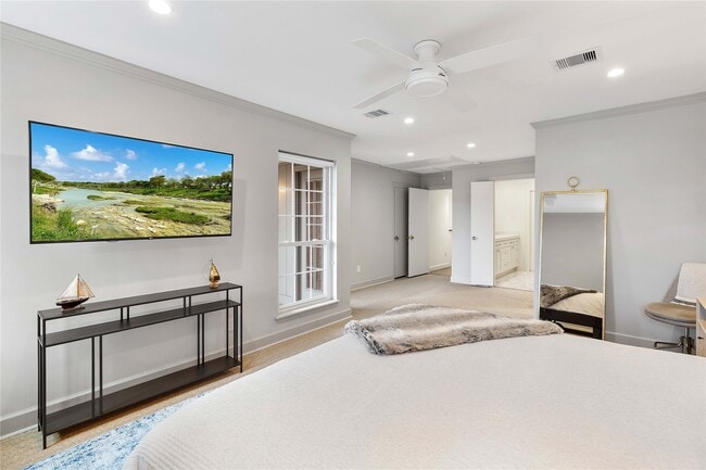 Building Photo - 3139 Bissonnet St