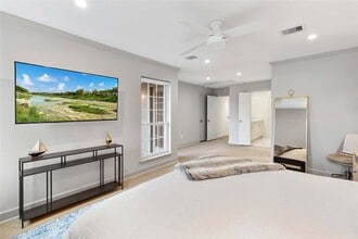 Building Photo - 3139 Bissonnet St