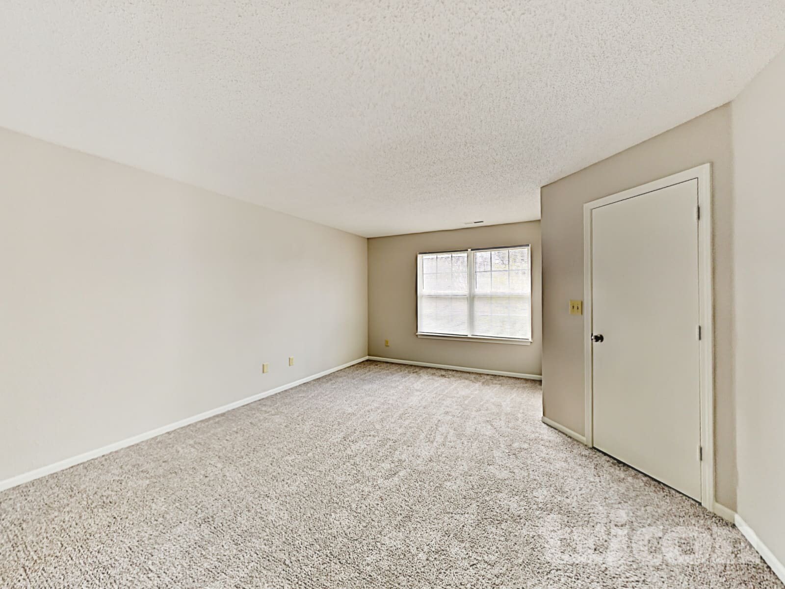 Building Photo - 5970 Draycott Dr