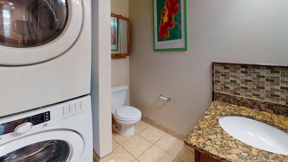Building Photo - Updated Columbia Heights townhome near the...
