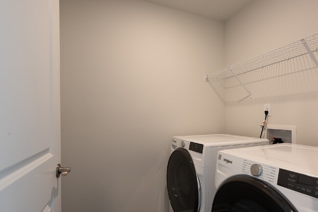 Building Photo - Brand New Build Never Lived In