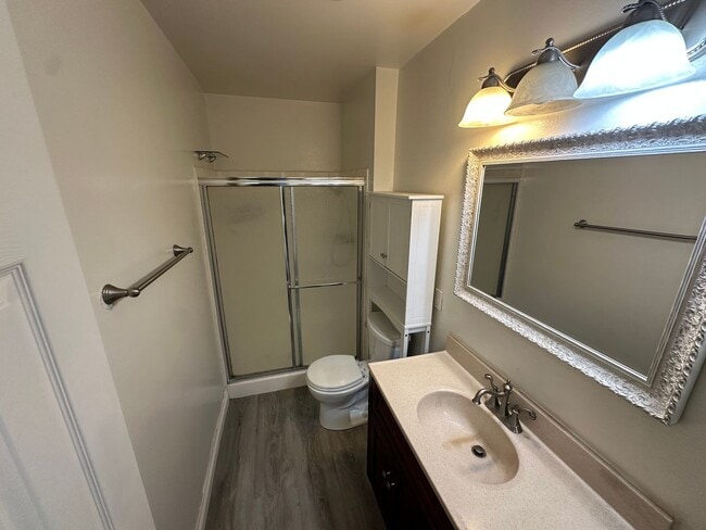 Building Photo - 2 Bed, 2 Bath Condo in Cross Creek Village...