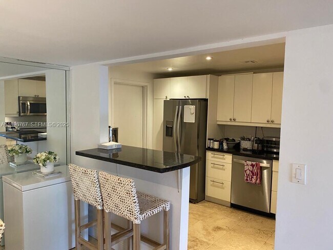 Building Photo - 210 Seaview Dr