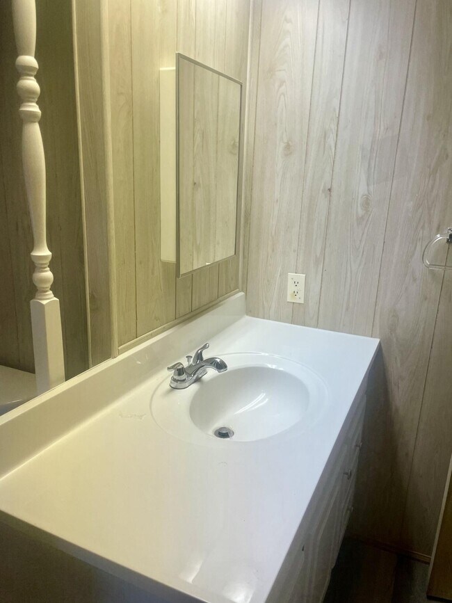 Building Photo - 14777 Palm Dr