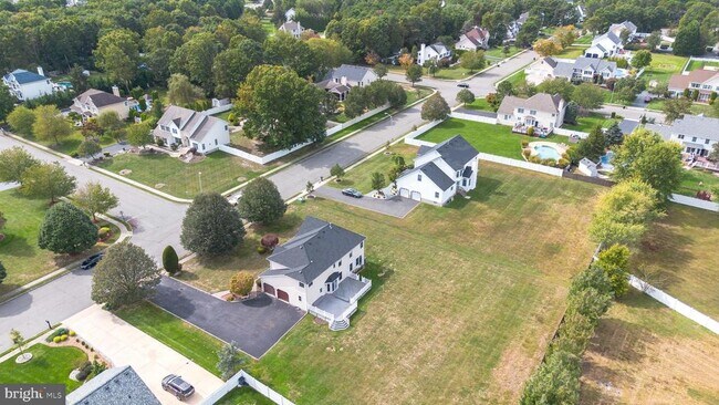 Building Photo - 27 Samantha Dr