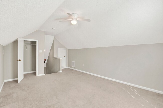 Building Photo - Available NOW