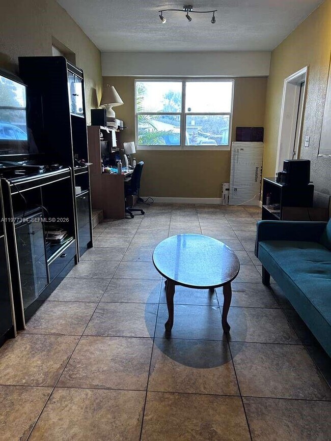 Building Photo - 381 NW 45th St