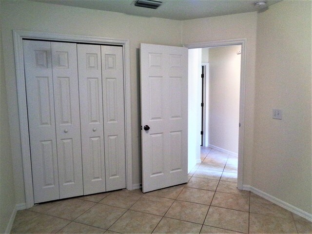 Building Photo - 3704 Lockridge Dr