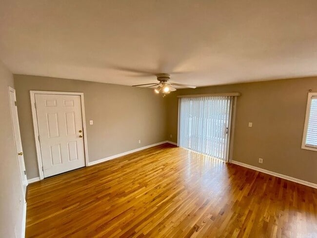 Building Photo - 1416 Foxhall Ln SE
