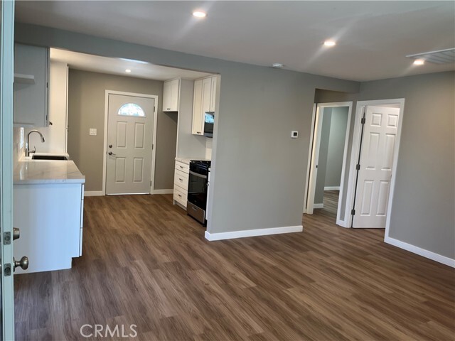 Building Photo - 9335 Chimney Rock Ln
