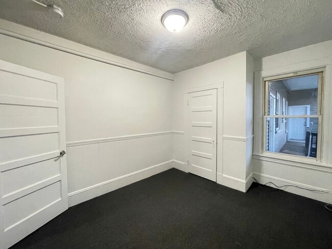 Building Photo - 457 Beech St