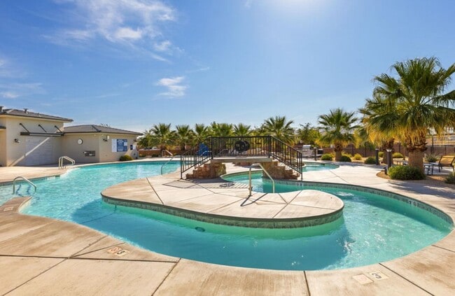 Building Photo - SPACIOUS PATIO HOME FOR RENT!