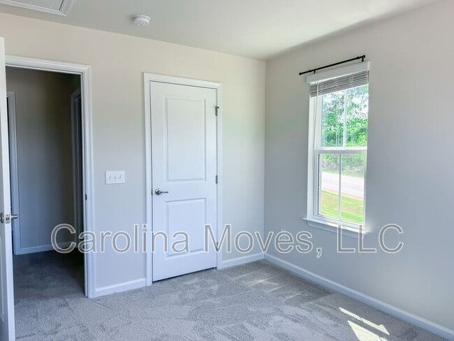 Building Photo - 2 Willomere Wy