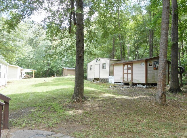 Building Photo - Large 3 Bedroom 3 Bathroom Modular Home in...