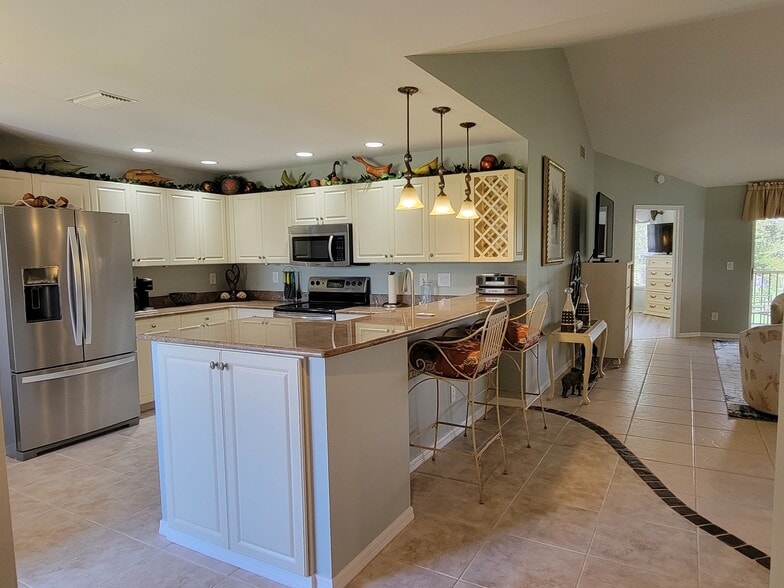 Kitchen - 8371 Grand Palm Dr