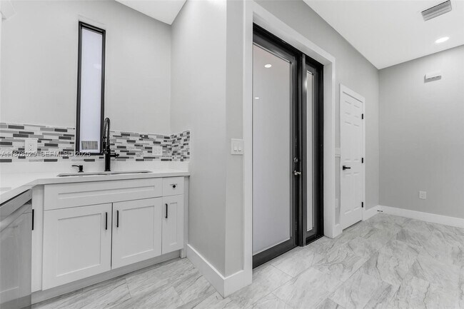 Building Photo - 1962 NW 107th St