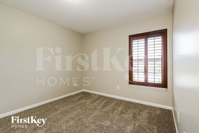 Building Photo - 5668 Village Pond Cir
