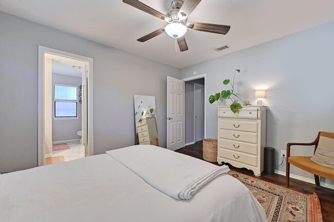 Building Photo - 2503 Howellwood Wy