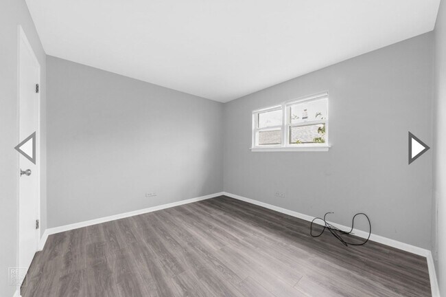 Building Photo - 2600 S 59th Ave