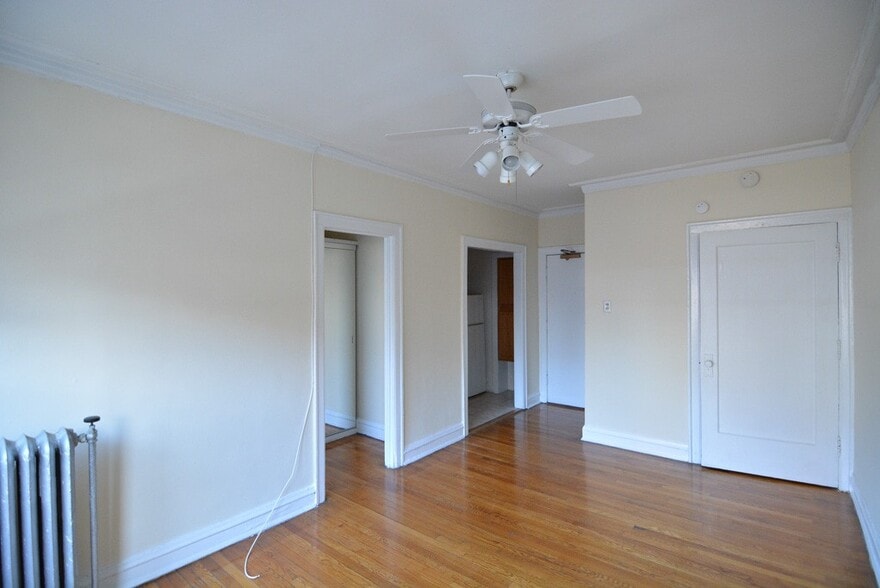Building Photo - 1023 N Dearborn St
