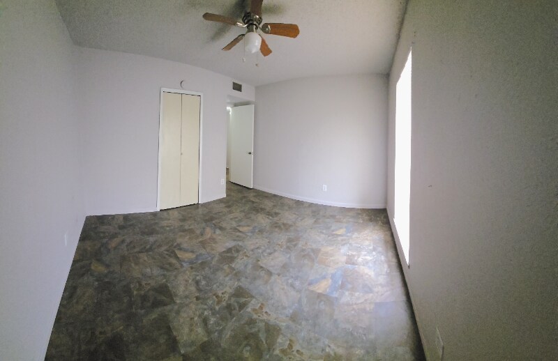 Building Photo - 8041 Southbrook Cir