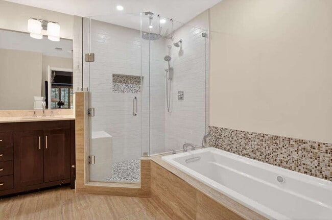 Building Photo - 504 N Thomas St