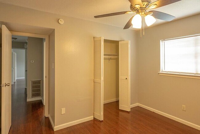 Building Photo - 10522 Clear Cove Ln