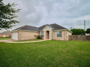 Building Photo - 10611 Alex Dr