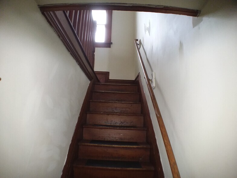 Building Photo - 111 7th St NE