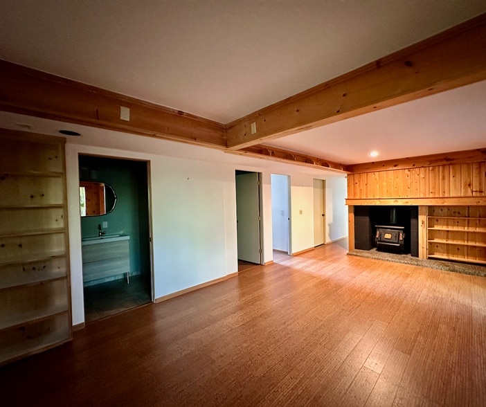downstairs living room - 1647 Jeannette Plz NW