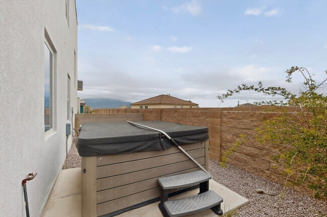Building Photo - 5603 Linq Ct NE