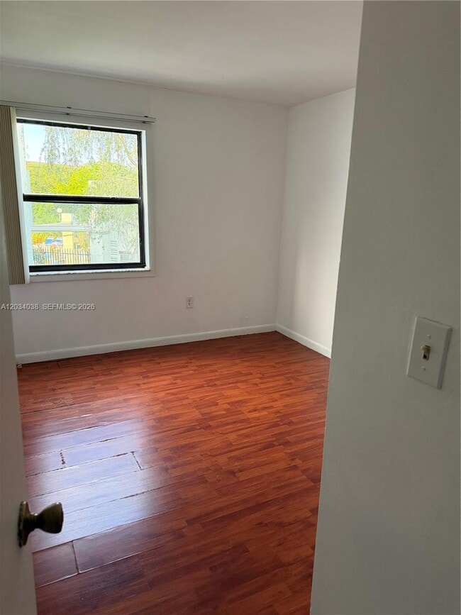 Building Photo - 9429 Fontainebleau Blvd