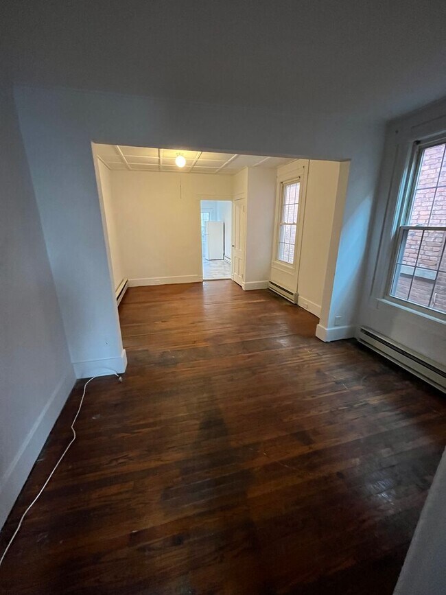 Building Photo - 11 Hooker Ave