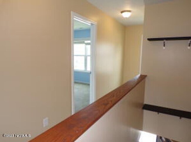 Building Photo - 4 Bedroom 2.5 Bathroom home located in Carolina Subdivision