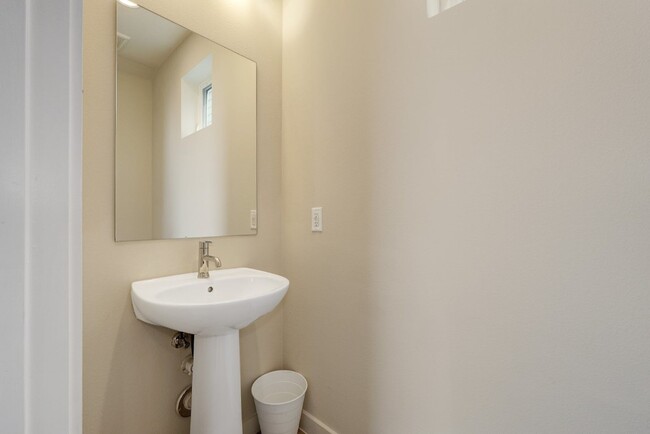 Building Photo - 3108 Aldwyche Dr