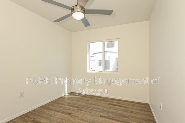 Building Photo - 6077 N 60th Ave