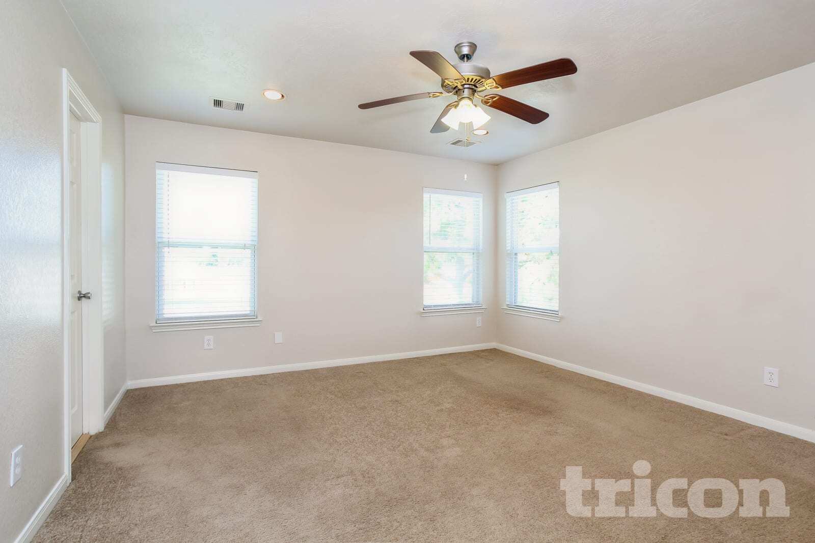 Building Photo - 7938 Blue Wahoo Ln