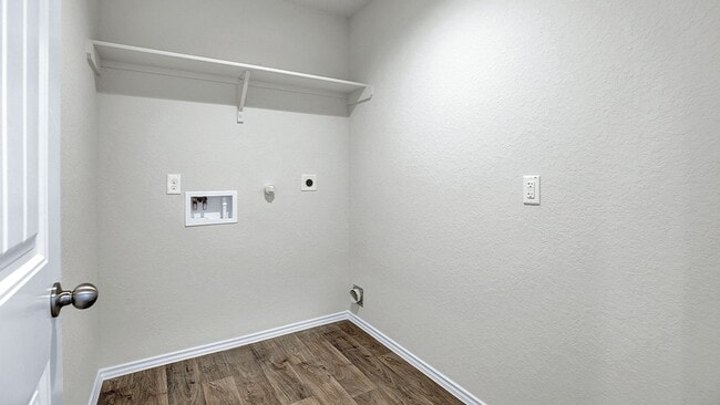 Building Photo - 4 BR / 2 BA - 2032 SF in Seguin - Arroyo Ranch!