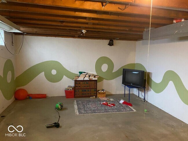 Building Photo - 8065 Hoover Ln