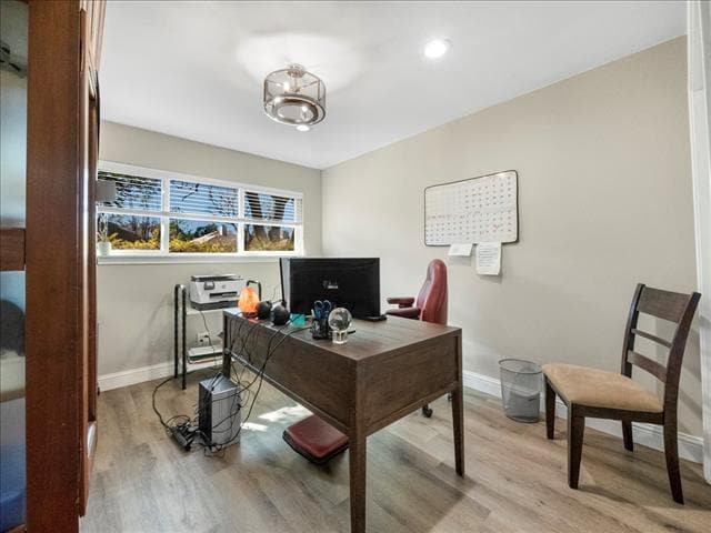 Building Photo - 9716 Highland View Dr