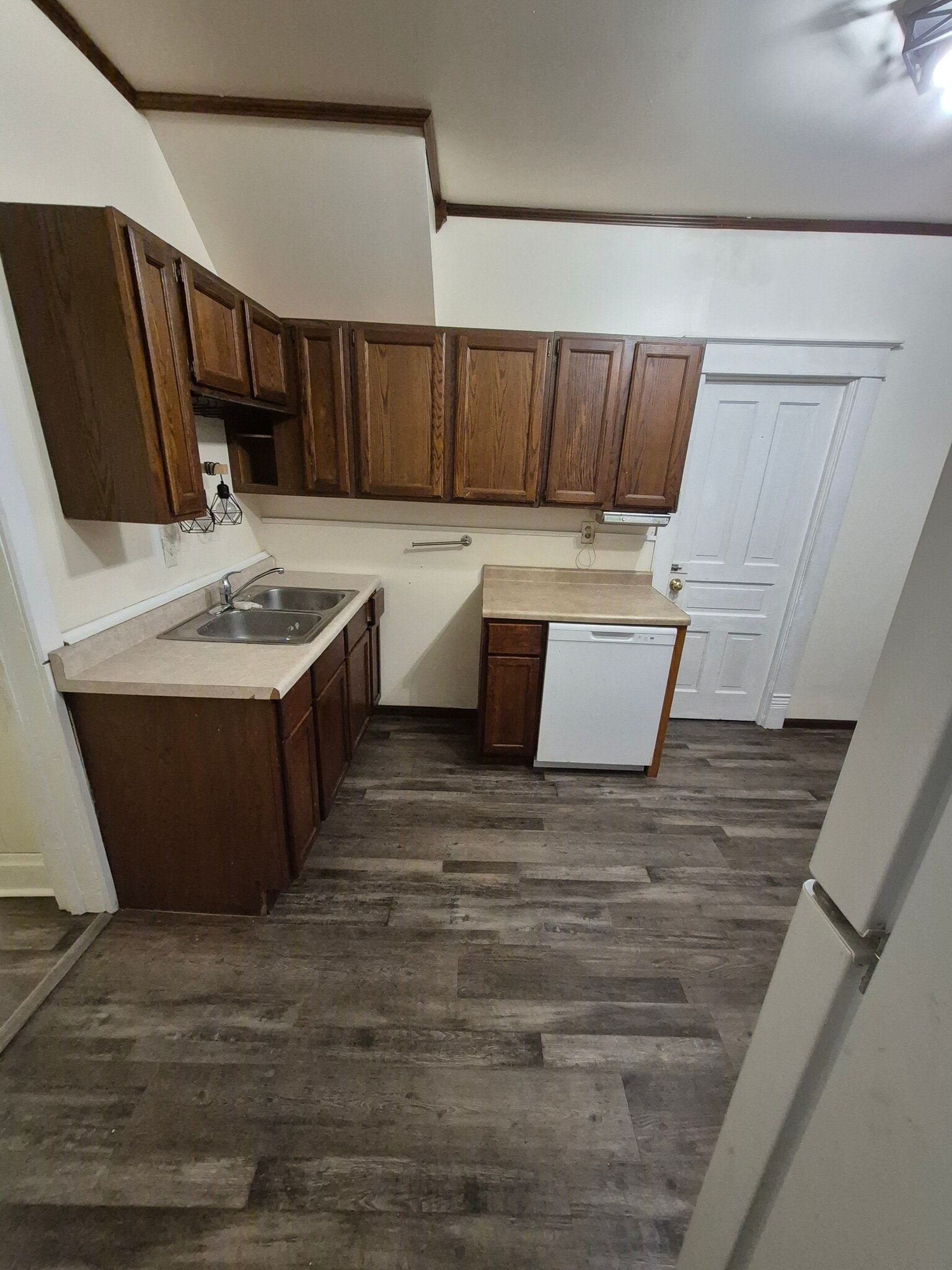 kitchen - 4049 6th Ave