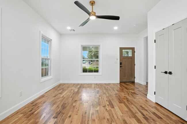 Building Photo - 1128 S Atlanta Ave