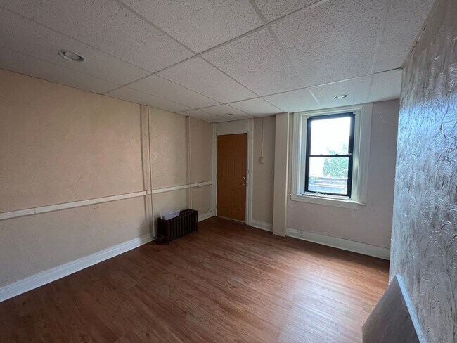Building Photo - 5329 Holmes St