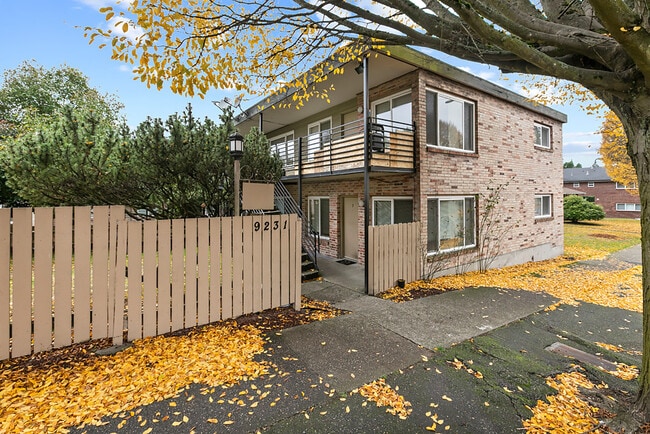Building Photo - Westcrest Apartments