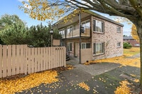 Building Photo - Westcrest Apartments: Leasing Specials! Renovated units in West Seattle.