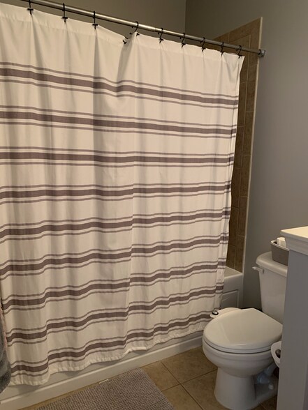 Master Bath - 2000 Belle Isle Ave