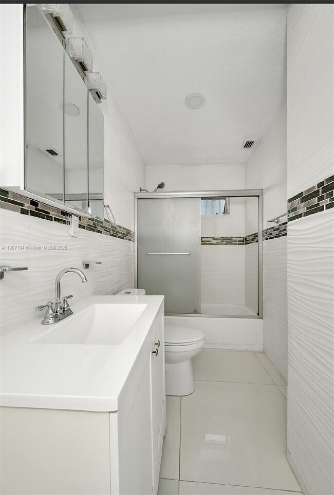 Building Photo - 2902 NW 11th St